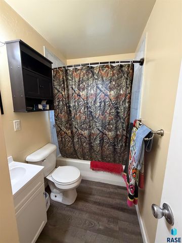 3209 S Grange Ave Avenue, Sioux Falls, SD 57105