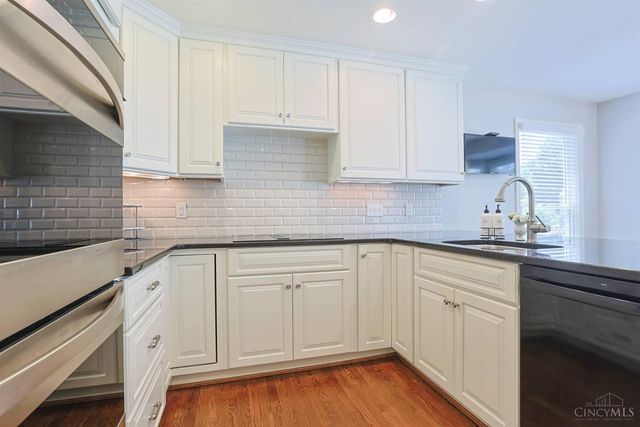9832 Village View Court, Blue Ash, OH 45241