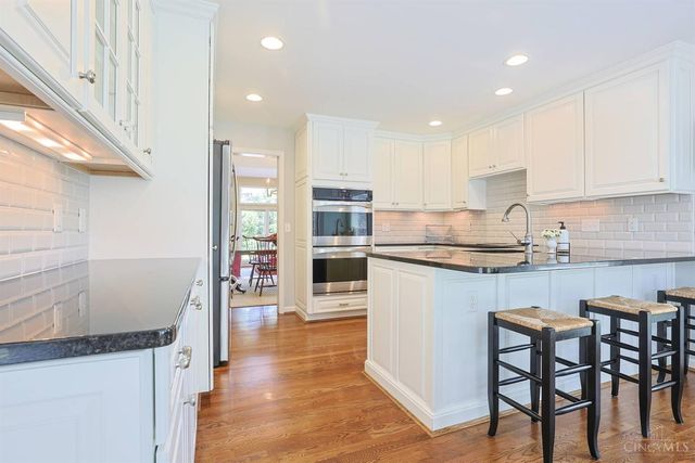 9832 Village View Court, Blue Ash, OH 45241