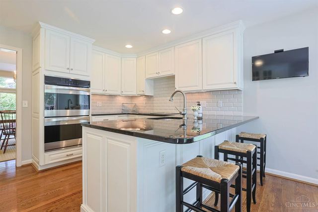 9832 Village View Court, Blue Ash, OH 45241