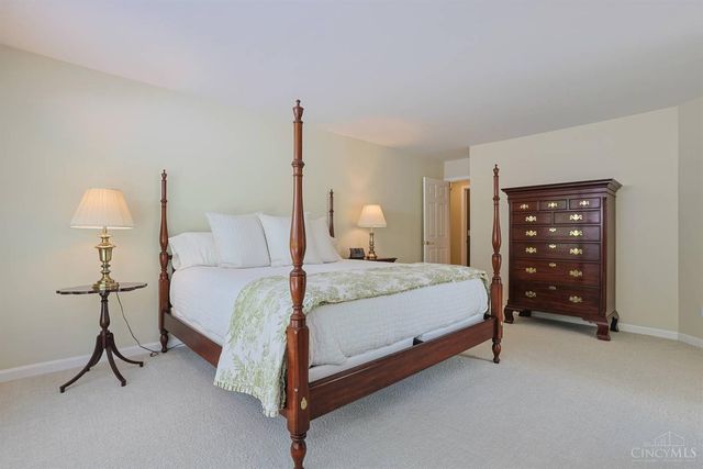 9832 Village View Court, Blue Ash, OH 45241