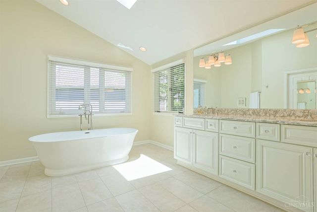 9832 Village View Court, Blue Ash, OH 45241