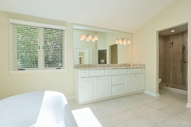 9832 Village View Court, Blue Ash, OH 45241