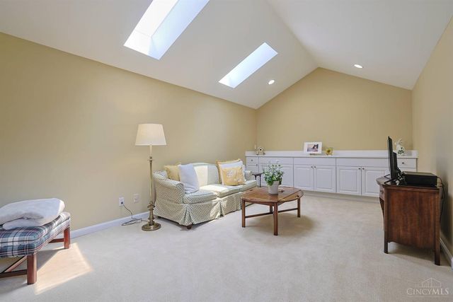 9832 Village View Court, Blue Ash, OH 45241