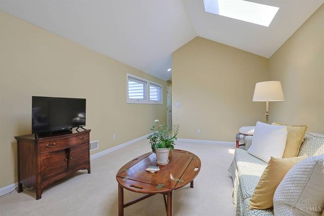 9832 Village View Court, Blue Ash, OH 45241
