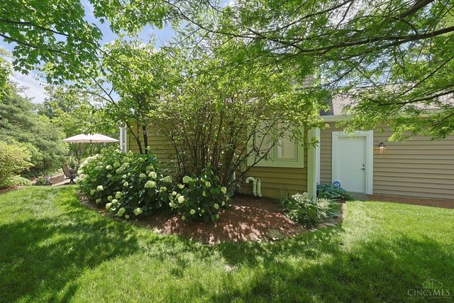 9832 Village View Court, Blue Ash, OH 45241