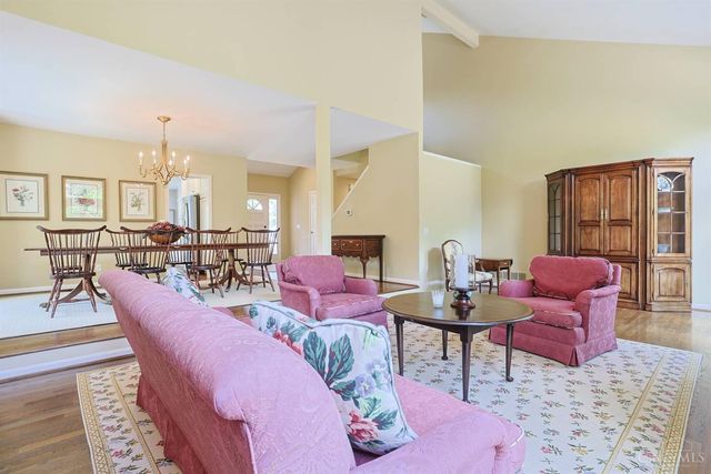 9832 Village View Court, Blue Ash, OH 45241