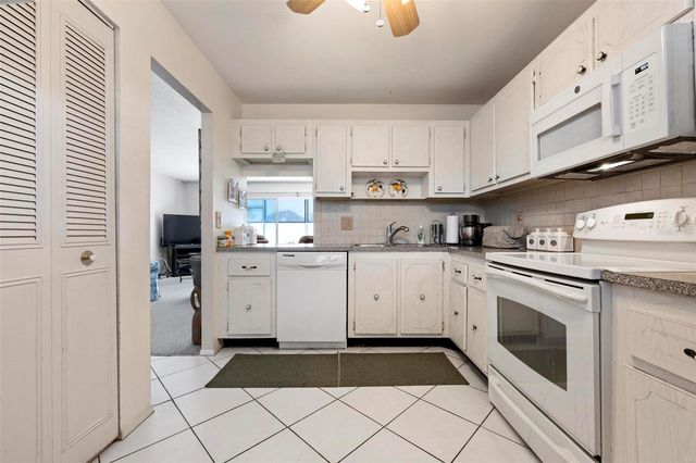 4040 IRONWOOD CIRCLE 102F, Bradenton, FL 34209