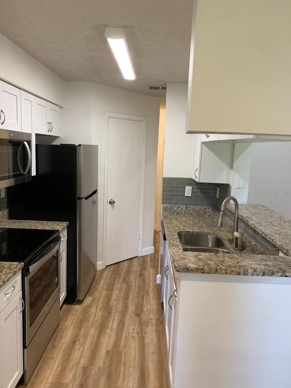 Image 9 of property listing at 8625 MALLARD RESERVE DRIVE 204, Tampa, FL 33614