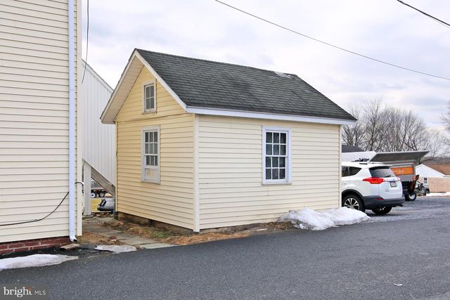 19 S LANCASTER ST, Jonestown, PA 17038