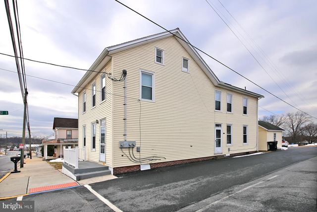 19 S LANCASTER ST, Jonestown, PA 17038