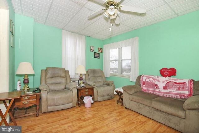 19 S LANCASTER ST, Jonestown, PA 17038