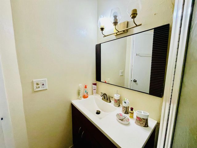 5051 W Oakland Park Boulevard W Unit E212, Lauderdale Lakes, FL 33313