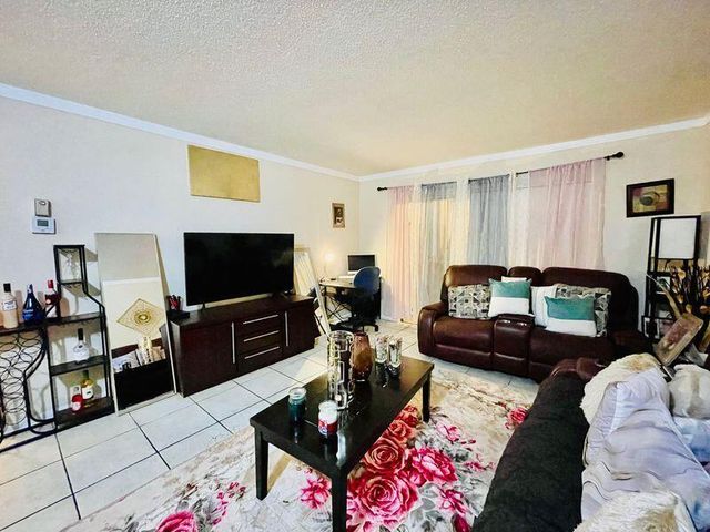 5051 W Oakland Park Boulevard W Unit E212, Lauderdale Lakes, FL 33313