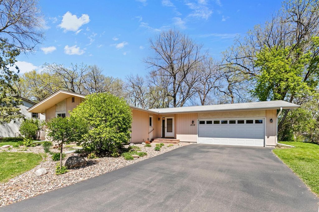 2119 Violet Lane, New Brighton, MN 55112