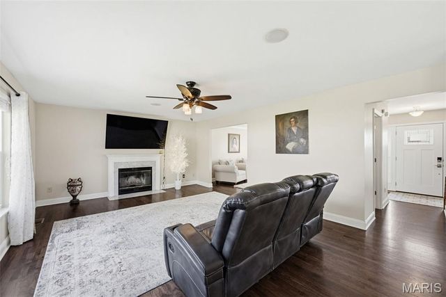 1437 Sunview Drive, O'fallon, MO 63366