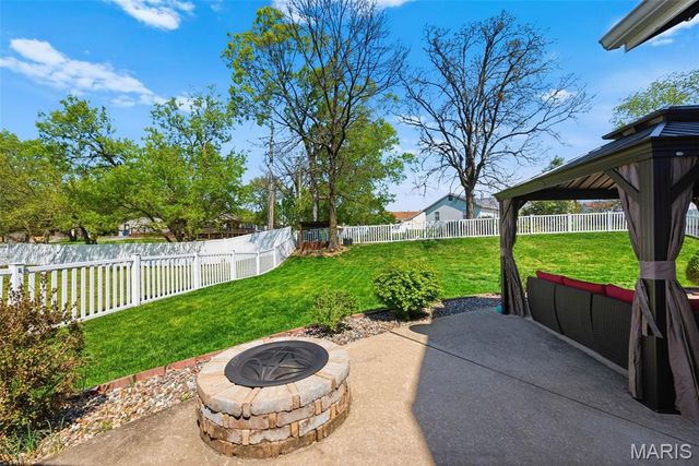 1437 Sunview Drive, O'fallon, MO 63366