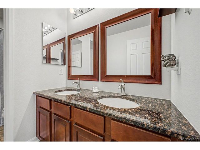 1321 Biloxi Ct, Aurora, CO 80018