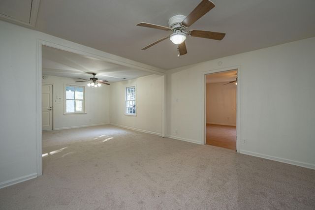 1063 S Pinckney Street, Mcclellanville, SC 29458