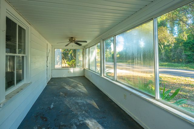 1063 S Pinckney Street, Mcclellanville, SC 29458