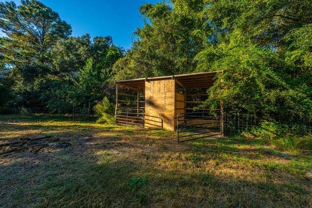 1063 S Pinckney Street, Mcclellanville, SC 29458