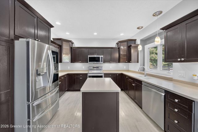 2456 Houghton Hollow Drive, Lansing, MI 48911