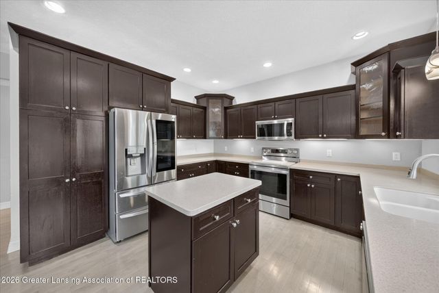 2456 Houghton Hollow Drive, Lansing, MI 48911