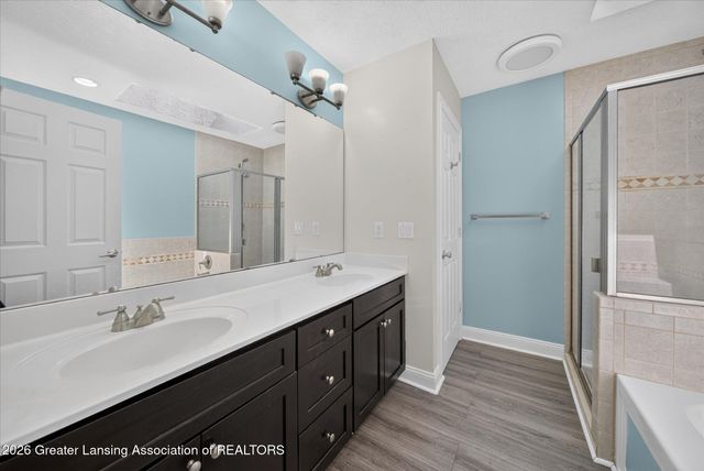2456 Houghton Hollow Drive, Lansing, MI 48911