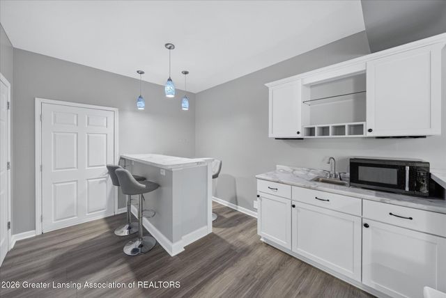 2456 Houghton Hollow Drive, Lansing, MI 48911