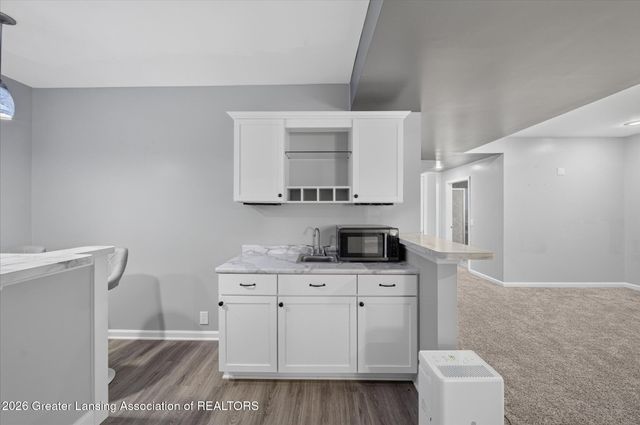 2456 Houghton Hollow Drive, Lansing, MI 48911