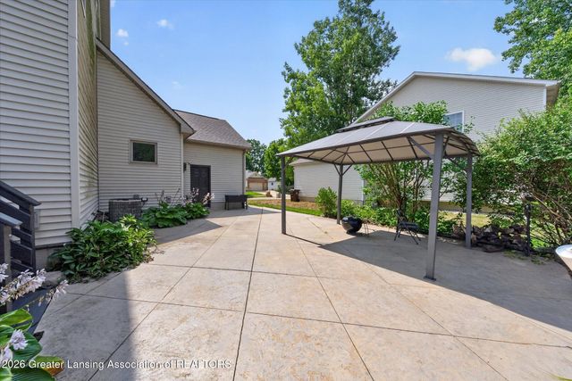 2456 Houghton Hollow Drive, Lansing, MI 48911