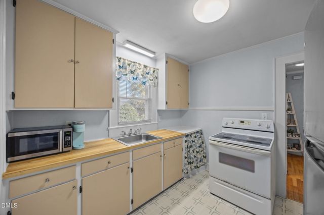 128 E Moore Street, Graham, NC 27253