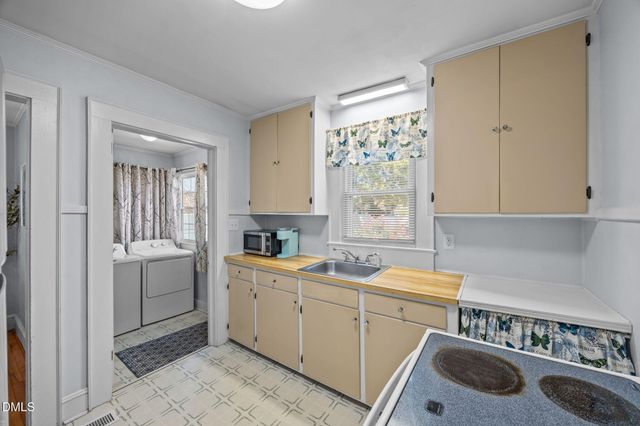 128 E Moore Street, Graham, NC 27253