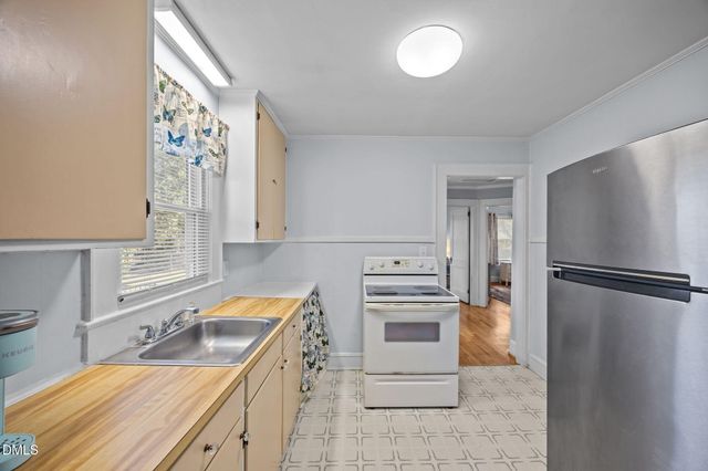 128 E Moore Street, Graham, NC 27253