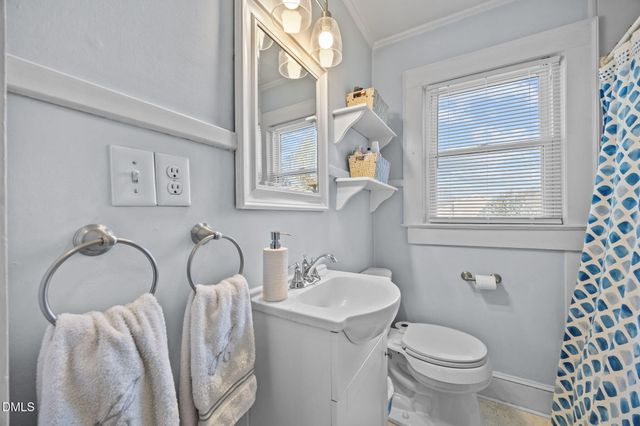 128 E Moore Street, Graham, NC 27253