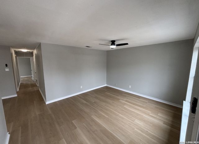 132 University, San Antonio, TX 78201