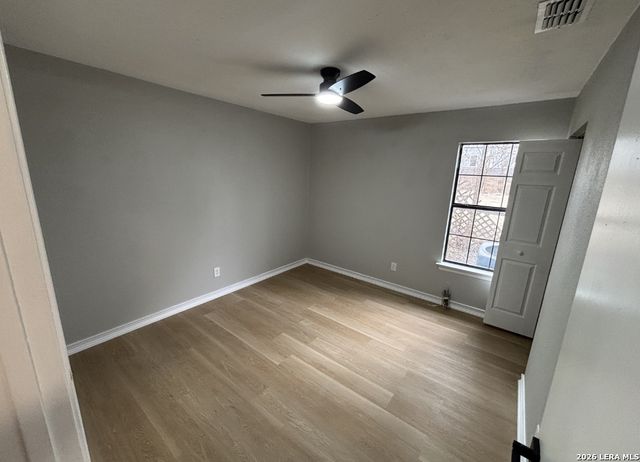 132 University, San Antonio, TX 78201