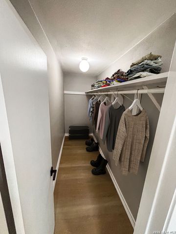 132 University, San Antonio, TX 78201