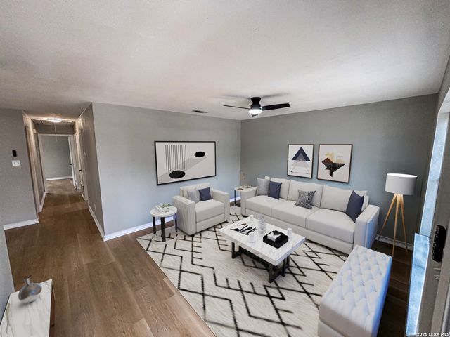 132 University, San Antonio, TX 78201