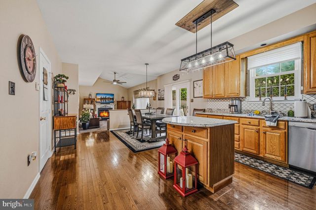 62 HILLARY CIR, New Castle, DE 19720