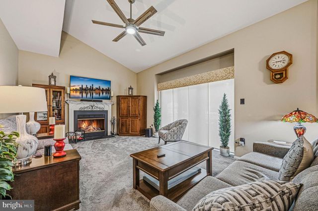 62 HILLARY CIR, New Castle, DE 19720
