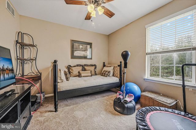 62 HILLARY CIR, New Castle, DE 19720