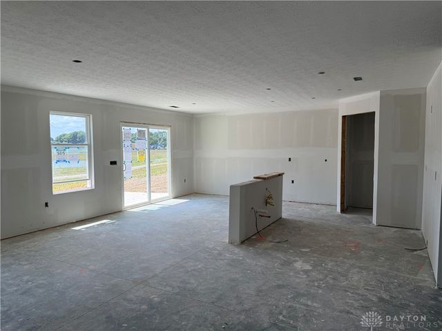 214 Lightfoot Court, New Carlisle, OH 45344
