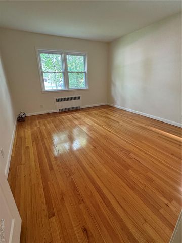 6 Highland Terrace, Manhasset, NY 11030