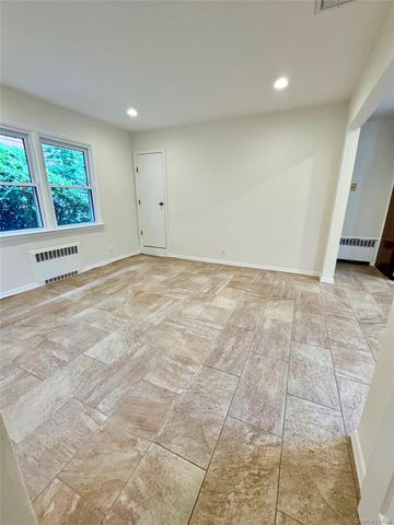 6 Highland Terrace, Manhasset, NY 11030