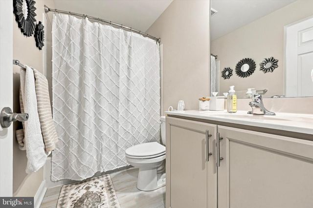 16728 RIVER VIEW CIR, Bristol, PA 19007