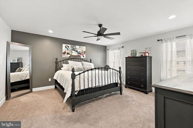 16728 RIVER VIEW CIR, Bristol, PA 19007