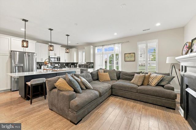 16728 RIVER VIEW CIR, Bristol, PA 19007