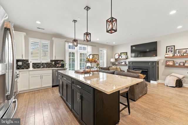 16728 RIVER VIEW CIR, Bristol, PA 19007
