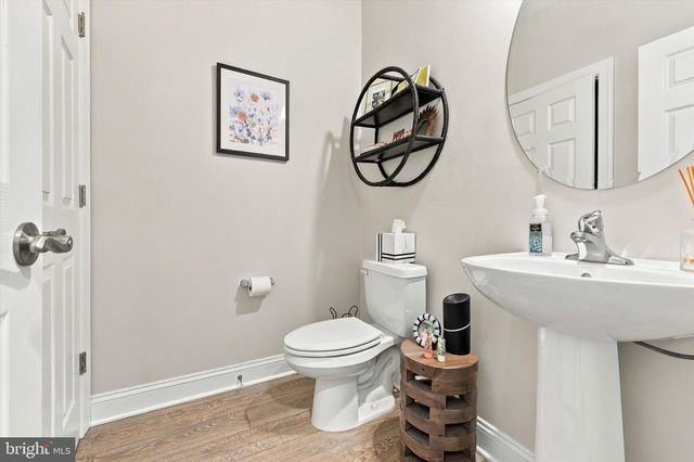 16728 RIVER VIEW CIR, Bristol, PA 19007